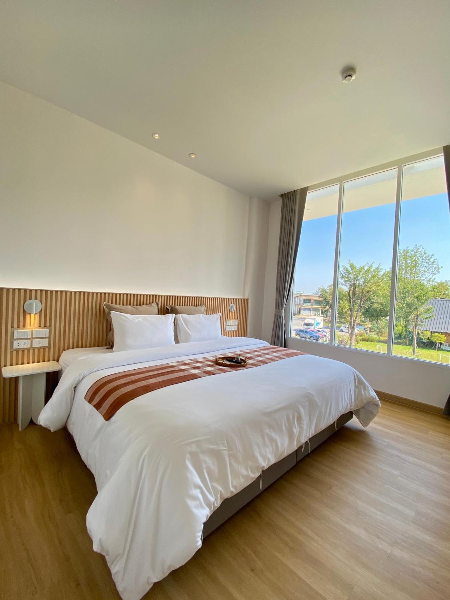 Punn Hotel Korat Nakhonratchasima Exteriör bild