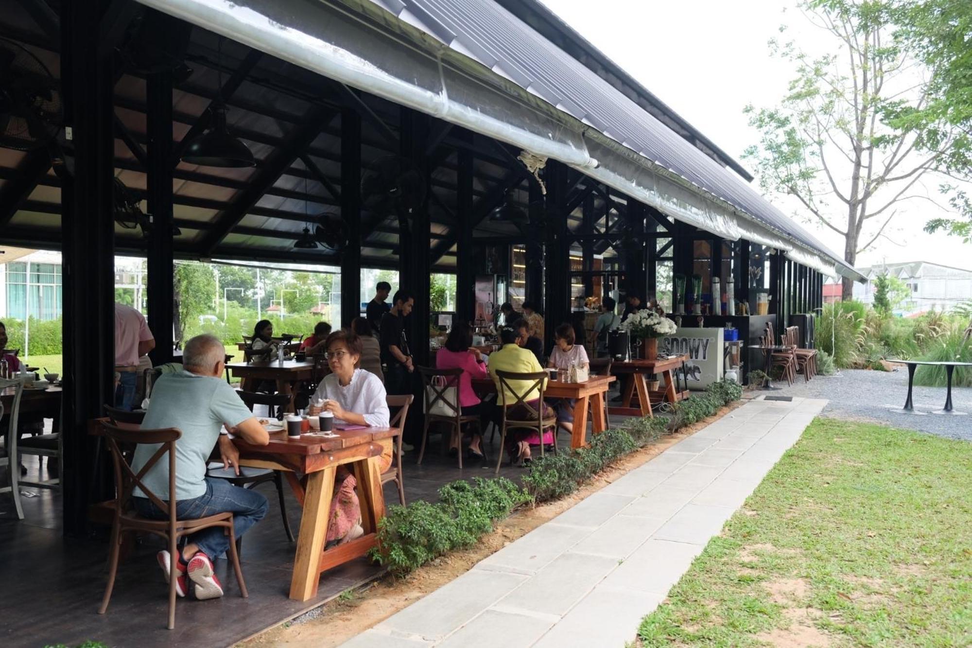 Punn Hotel Korat Nakhonratchasima Exteriör bild
